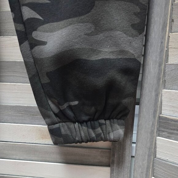 Women's High-Rise Fleece Sweatpant | Wild Fable | Small - Picture 3 of 10